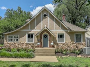 6124 Delmar St, Fairway, KS 66205