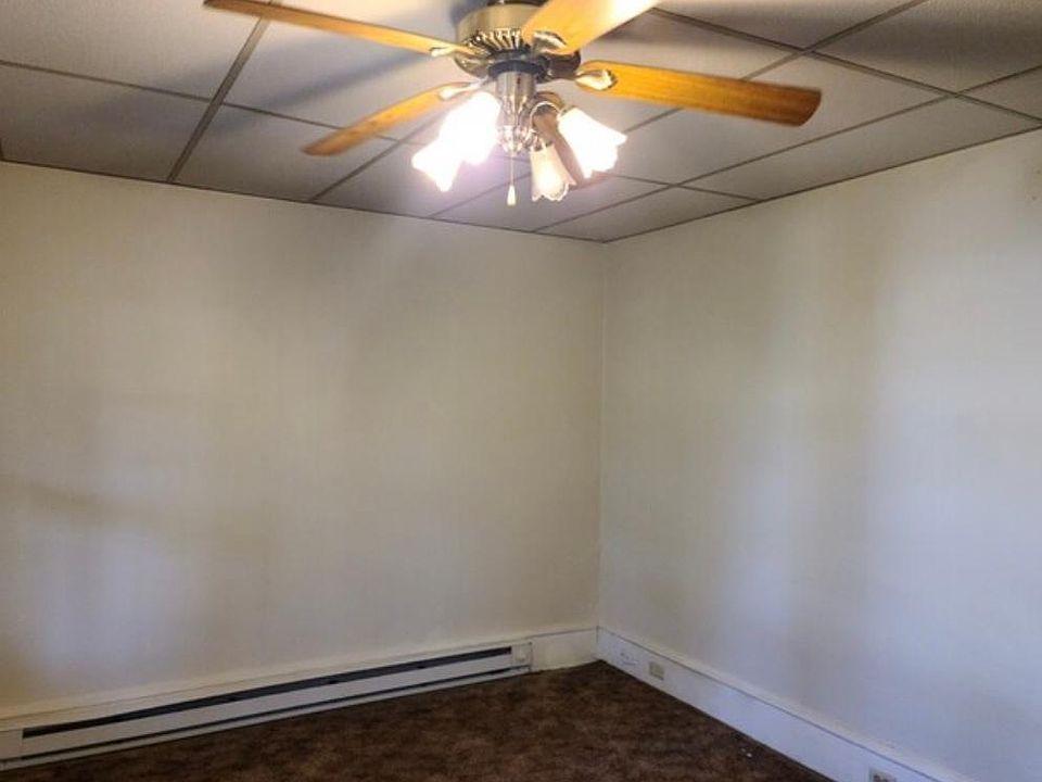 2nd image of 75 Division St APT 4