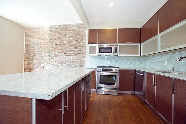 Rented by Vision Group | media 48