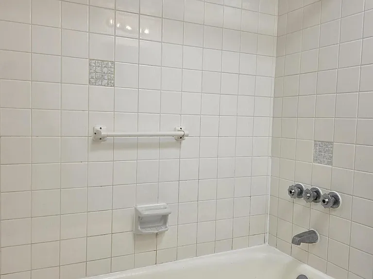 640 SE 2nd Ave #111 — Photo 12