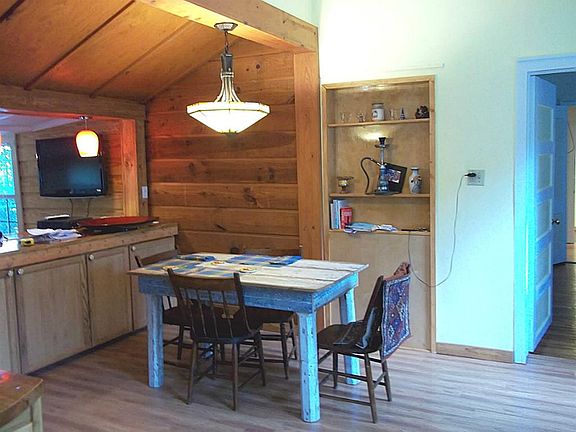 Kitchen/Dining Combo