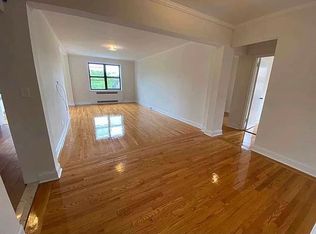 66-20 108th St #2NN, Forest Hills, NY 11375
