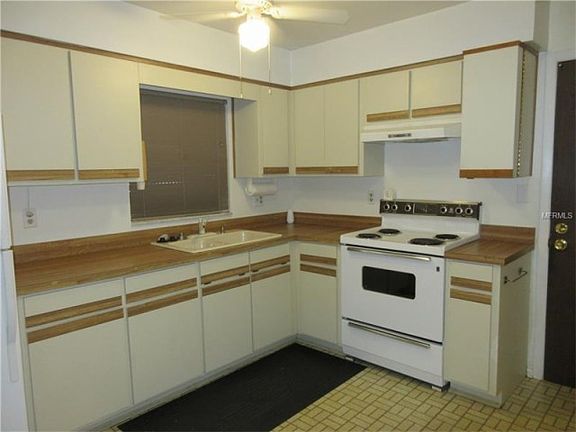 5th image of 3205 Melody Ln
