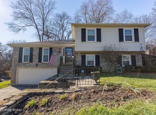 1002 Williamsburg Ct, Saint Matthews, KY