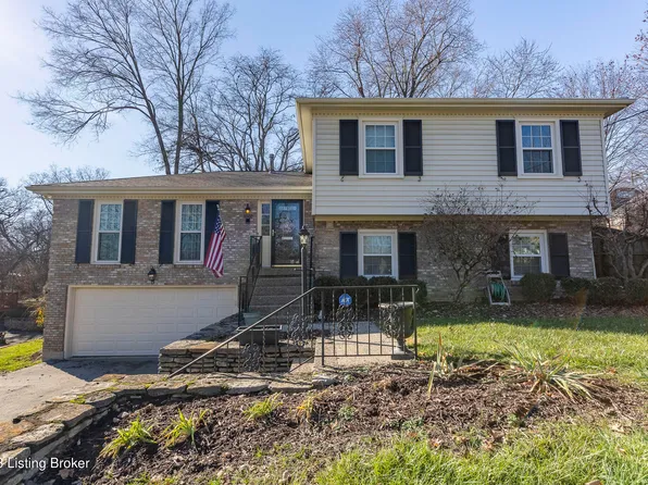 1002 Williamsburg Ct, Saint Matthews, KY 40207