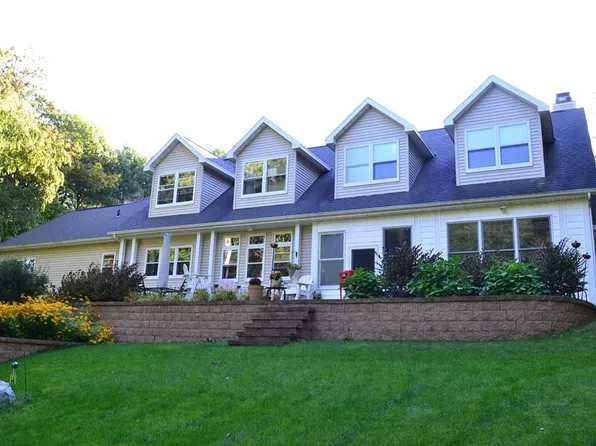 6140 N Shoreside Cir, Sturgeon Bay, WI 54235