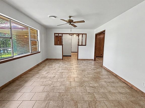 3rd image of 14975 W 806th Rd