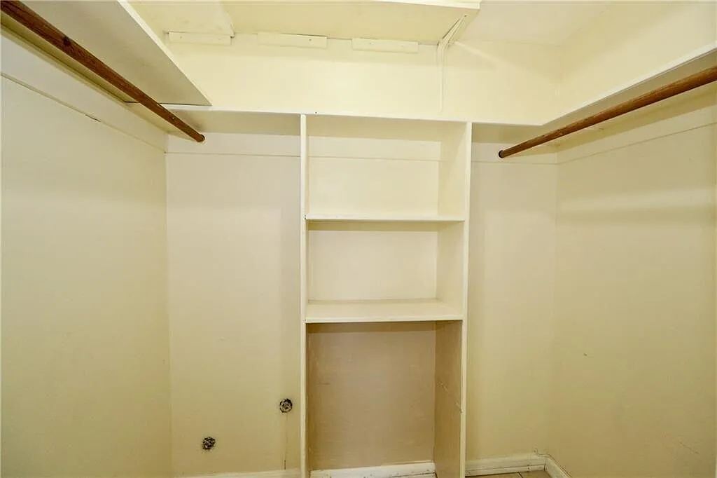 2 bed, 777 sqft, $1,900 — Photo 3