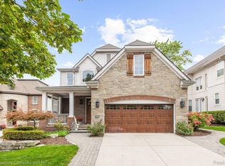 226 S Castell Ave, Rochester, MI 48307