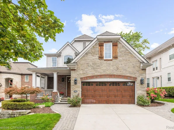 226 S Castell Ave, Rochester, MI 48307