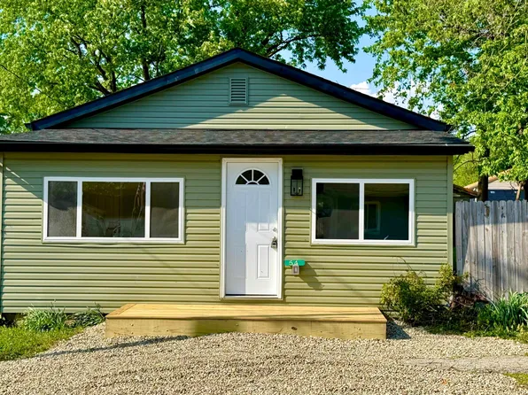 54 4th St, Buckeye Lake, OH 43008