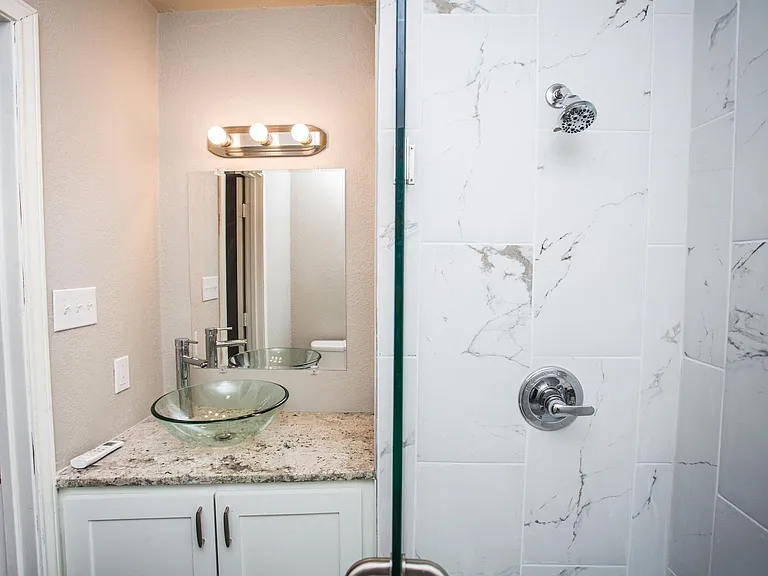 4629 Elgin Ave — Photo 13