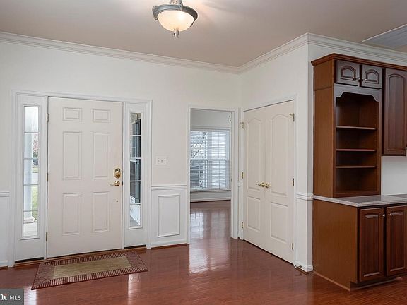 4th image of 215 Encore Ct