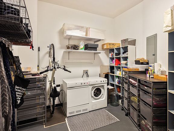 4th image of 27-28 Thomson Ave #548