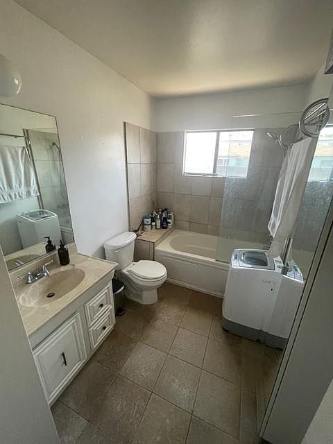 1st image of 518 Grand Blvd
