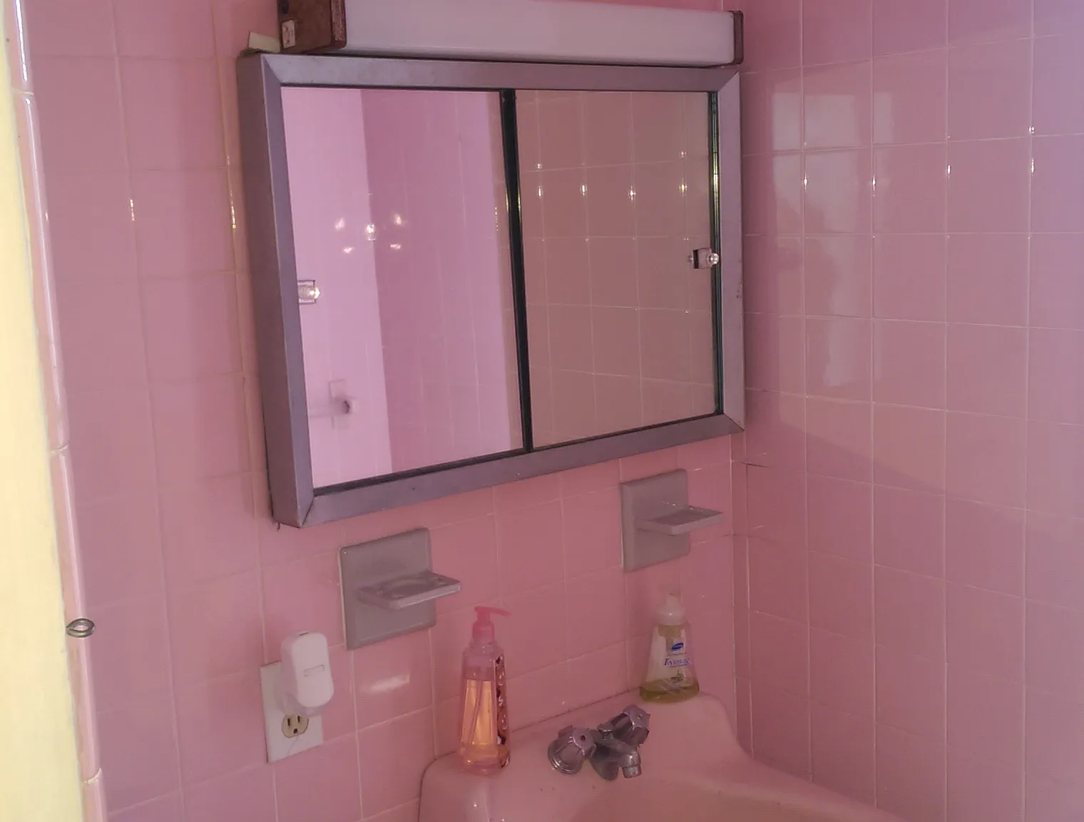 3 bed, 900 sqft, $2,899 — Photo 3