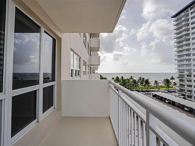 133 N Pompano Beach Blvd #501 — Photo 36