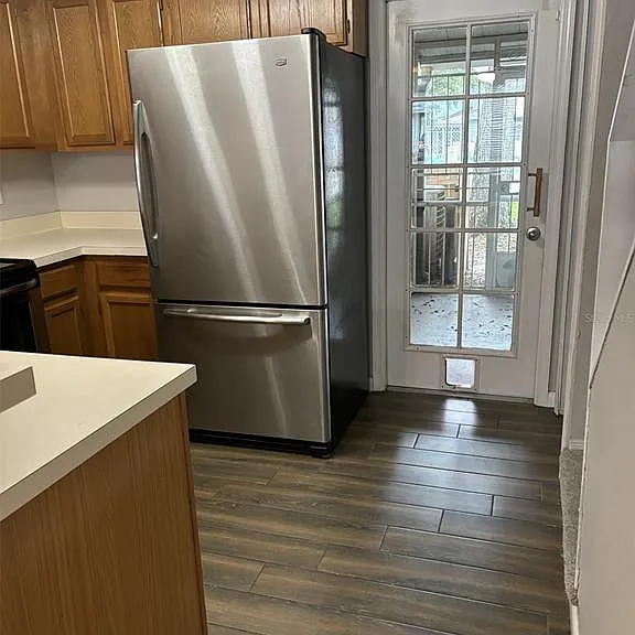 7621 Colonial Ct — Photo 4