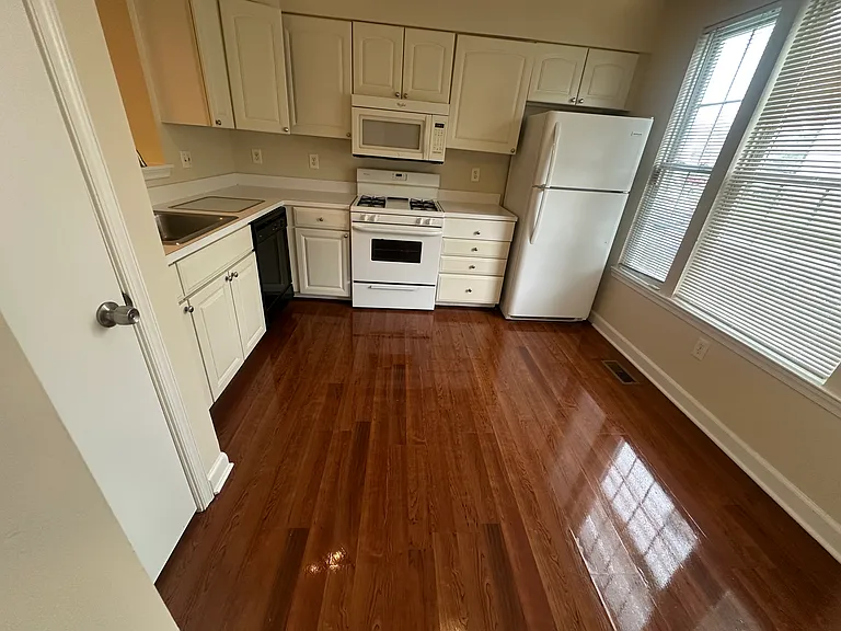 935 Joshua Tree Ct — Photo 20