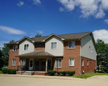 18530 E Forteen Mile Rd #A2, Fraser, MI, 48026