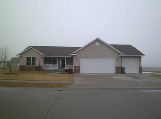 207 Lake Dr, Durant, IA 52747