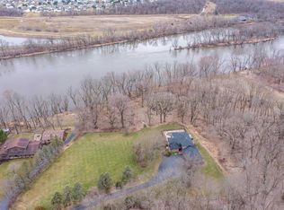 11640 Bend River Rd, Roscoe, IL 61073