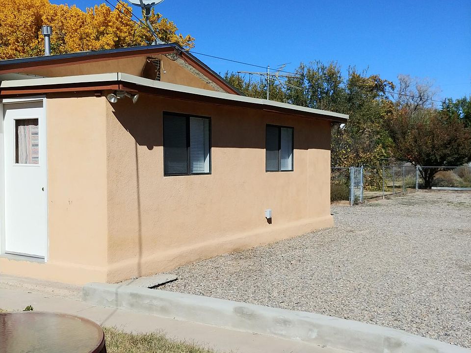 Front entrance into bonus room.