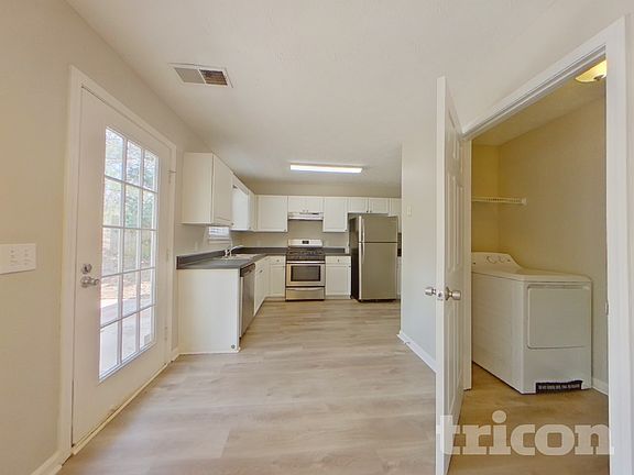 5th image of 6030 Savannah Dr
