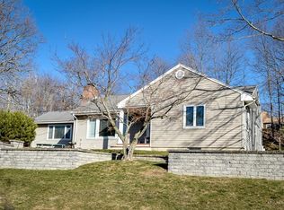 6 Dover Ter, Westwood, MA 02090