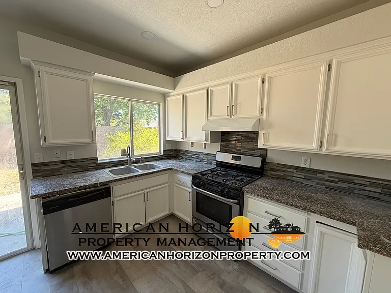 4709 Acclaro Ct — Photo 4