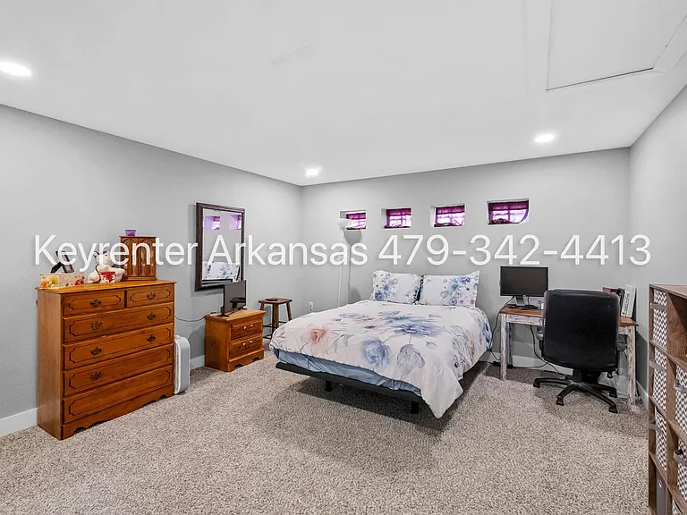 255 W Lawson St #2 — Photo 15