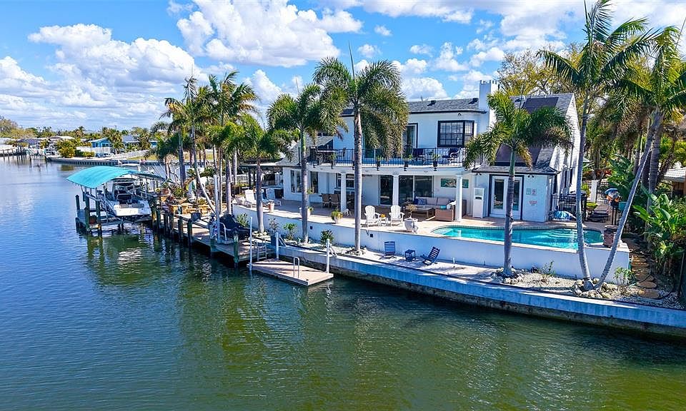 1st image of 10432 Spoonbill Rd W