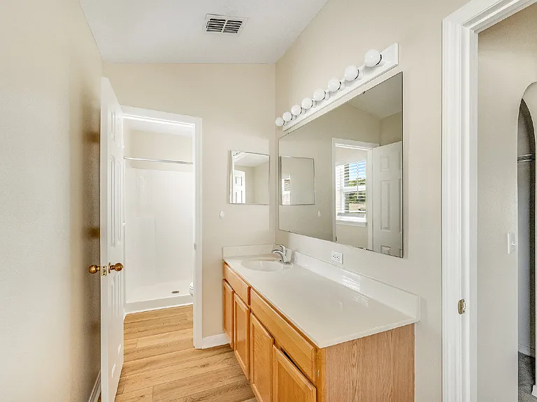 2081 Brookshire Cir — Photo 35