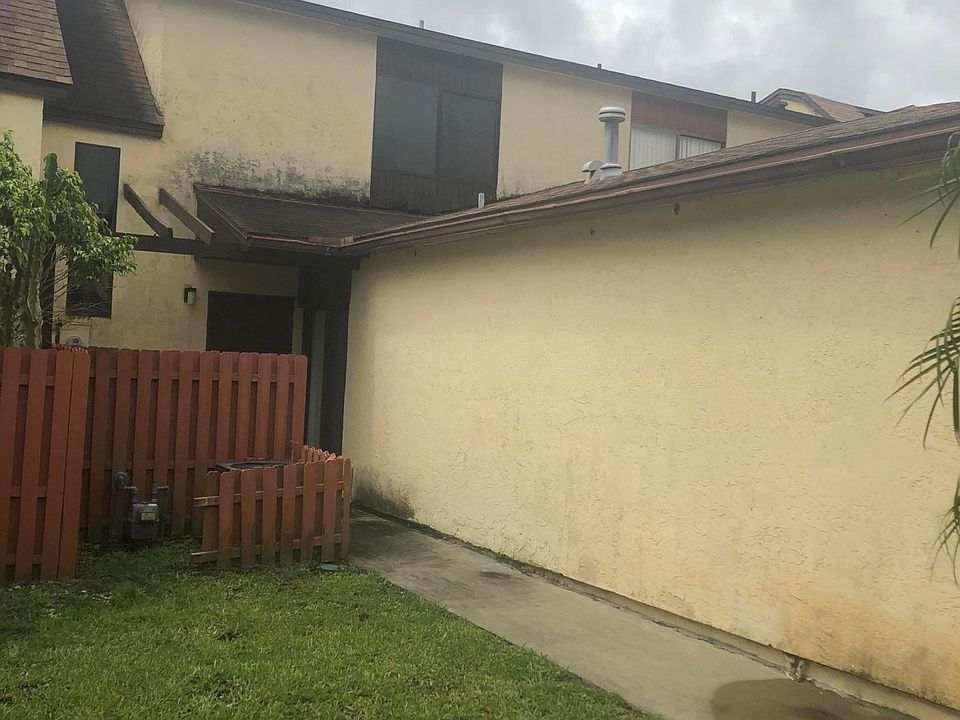 1st image of 43 Bogart Pl
