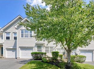17 Windsong Cir, East Brunswick, NJ 08816