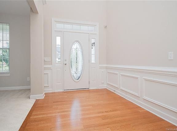 2nd image of 6400 Crosshall Pl