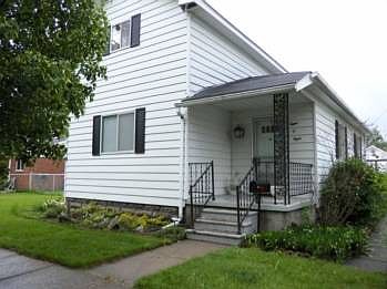 3 bedroom, 1 bath home located on Bay City's eastside. Large spacious living room & formal dining area. 1st floor master bedroom & 1st floor laundry. Roof aprox 10 years old. Driveway off alley with 1.5 car garage. Fenced back yard. Priced to sell at $36,900!!