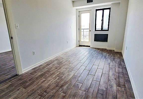 3rd image of 25-28 Broadway #6D