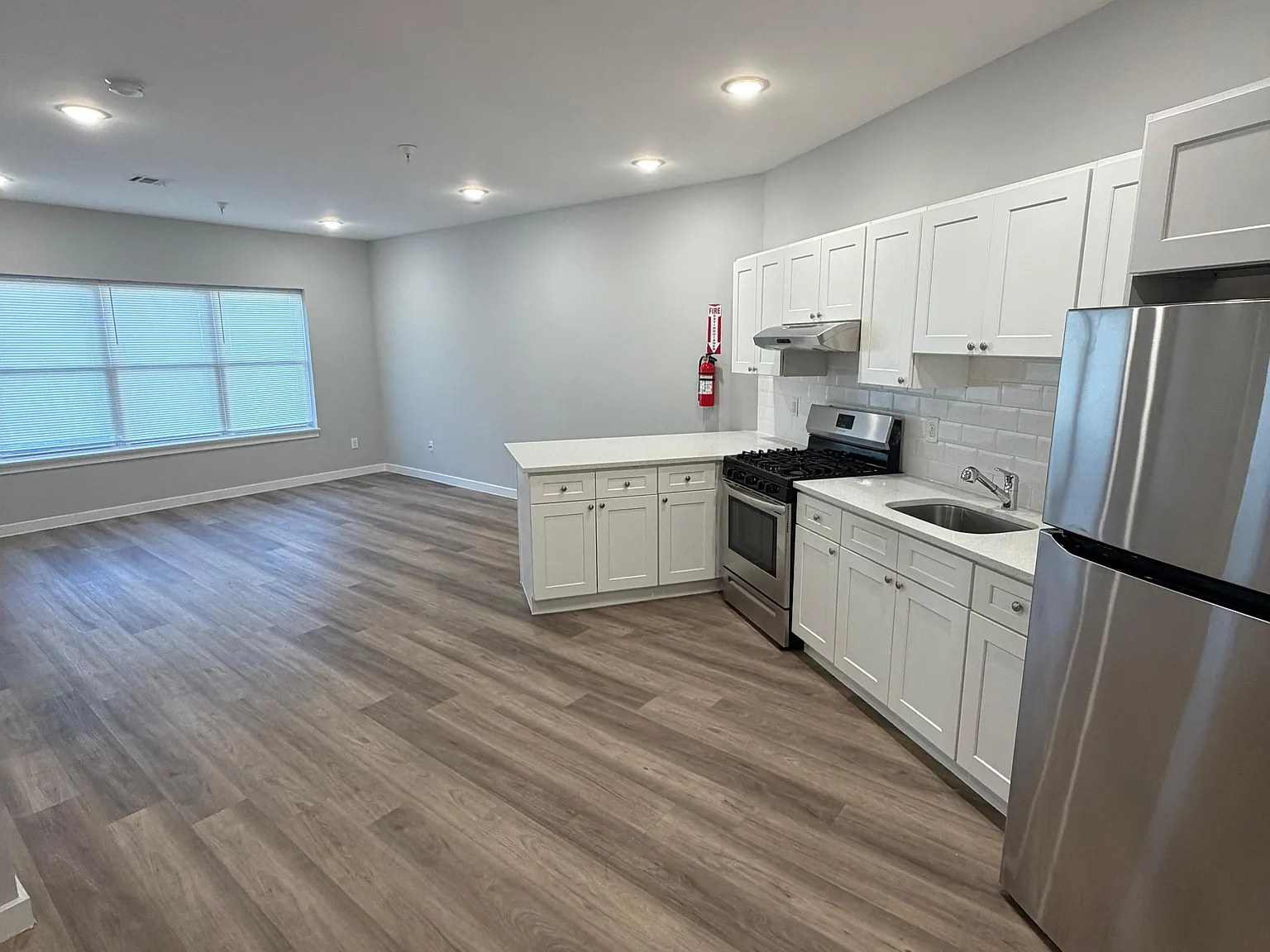 1 bed, $1,963 — Photo 3
