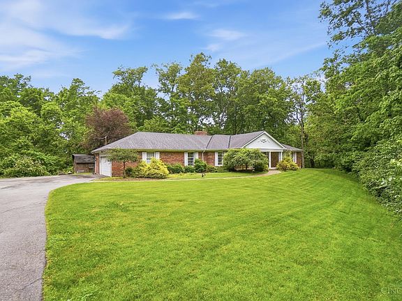2nd image of 4 Beechurst Woods Ln