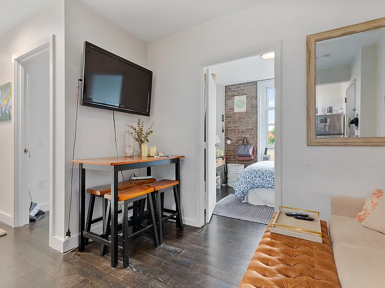 88 Perry St #4F — Photo 3