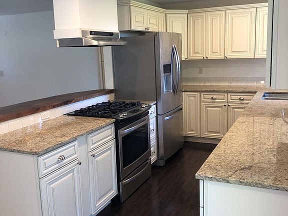 Another view of kitchen