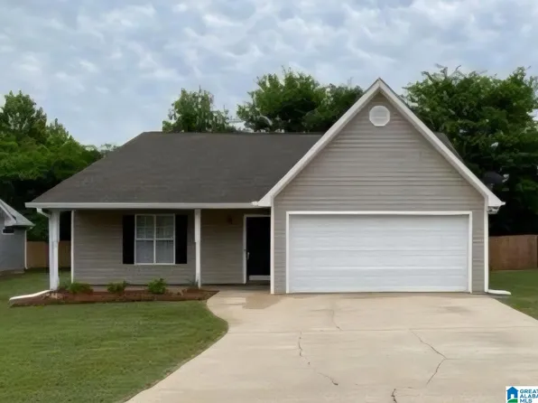1199 King Arthur Ct, Alabaster, AL 35007