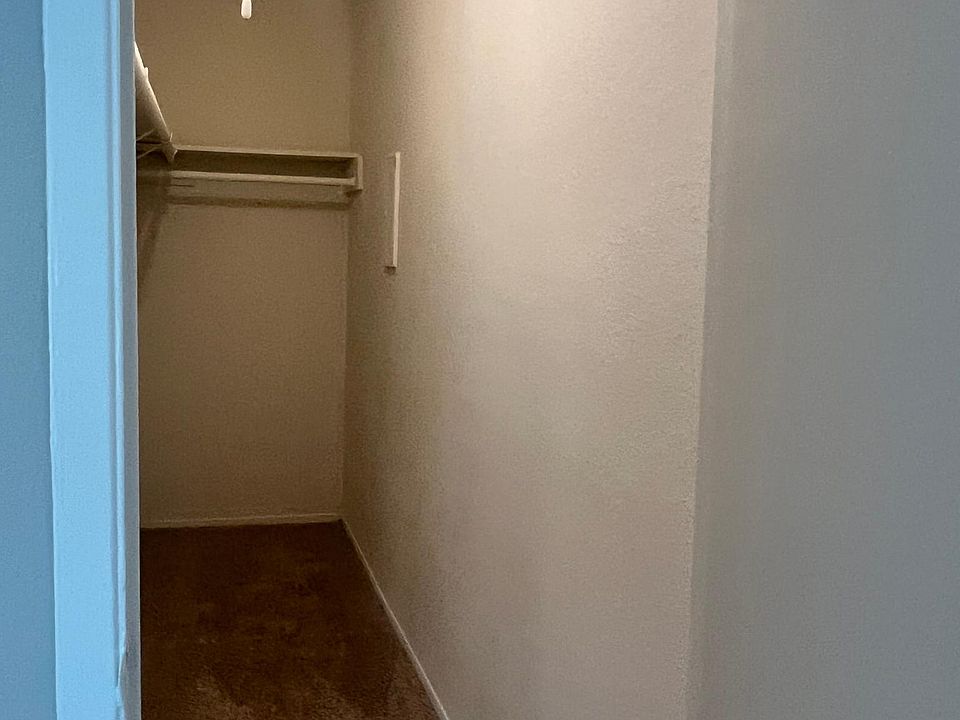 1st image of 1302 E Broadway St APT 562