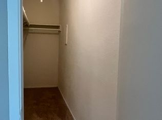 1302 E Broadway St APT 562, Pearland, TX 77581