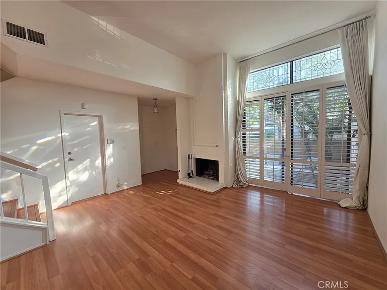 13963 Riverside Dr #13963 — Photo 8