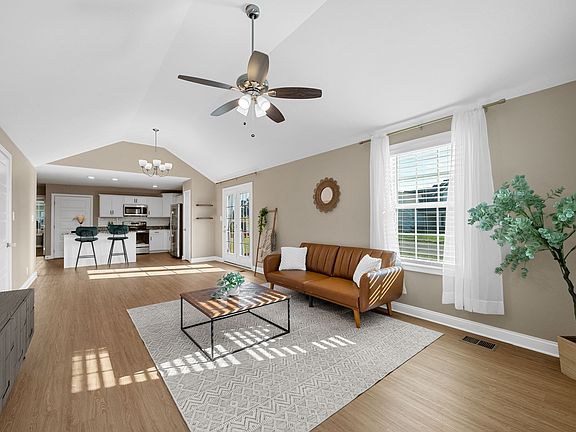 4th image of 601 Battery Ct