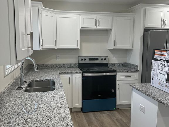 4th image of 607 Tristan Ln