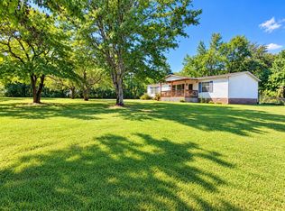 10119 N Twin Springs Rd, Bon Aqua, TN 37025