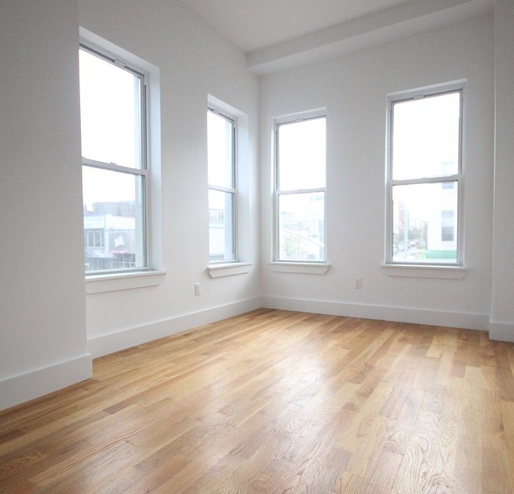 1st image of 215 Knickerbocker Ave #2RR